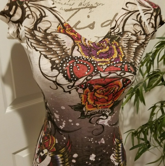 Wet Seal Tops - ⚘Wet Seal Tee